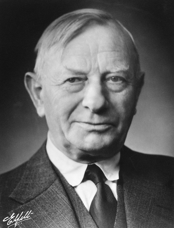 Arnold Peter Møller (1876-1965)